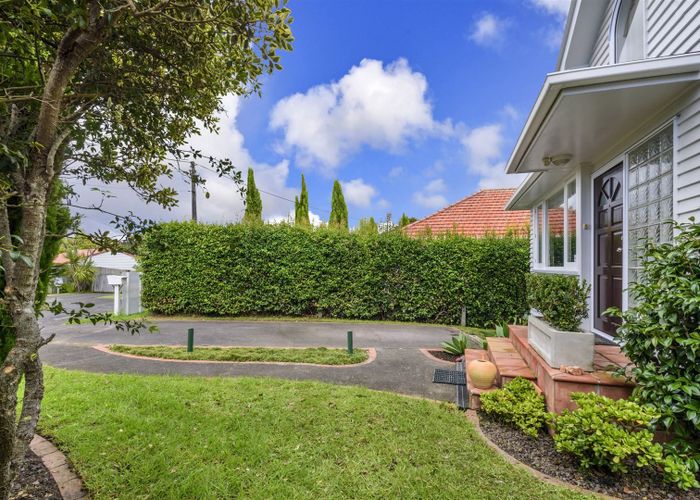  at 1/30 Fraser Road, Narrow Neck, Auckland