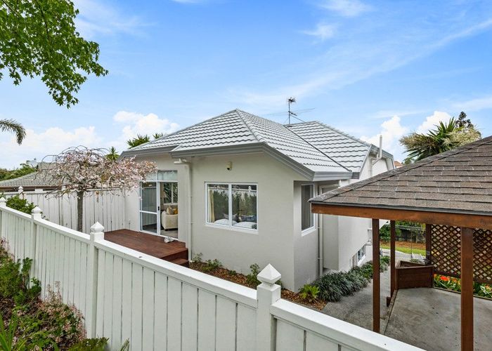  at 5 Oystergrove Road, West Harbour, Waitakere City, Auckland