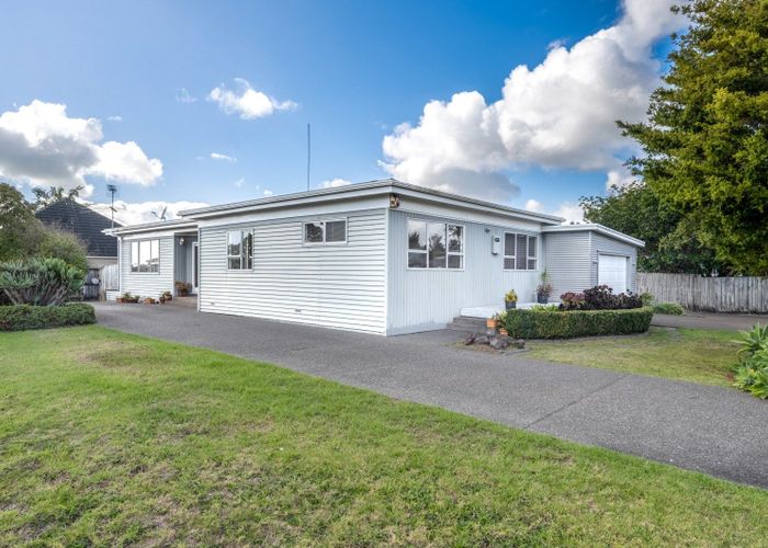  at 11 Drake Street, Howick, Auckland