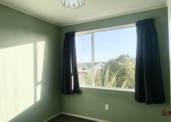  at 11 Mossburn Grove, Kelson, Lower Hutt, Wellington