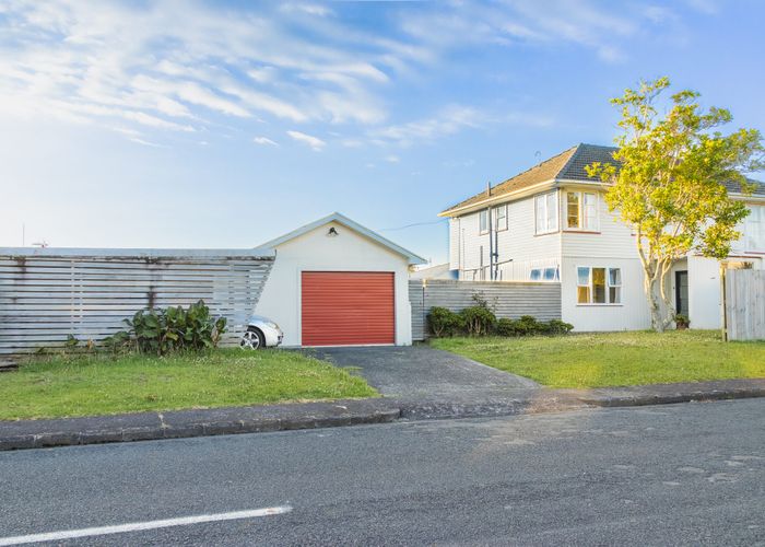  at 40 Strid Rd, Te Atatu South, Waitakere City, Auckland
