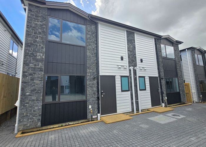  at 2 Woolfield Road, Papatoetoe, Manukau City, Auckland