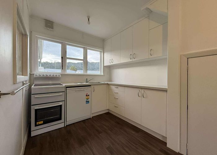  at 9 Wainhouse Street, Stokes Valley, Lower Hutt, Wellington