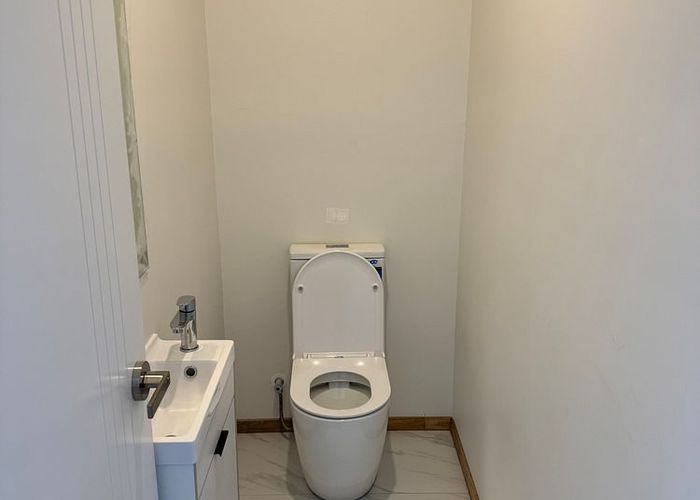  at 14/14 Medallion Drive, Oteha, North Shore City, Auckland