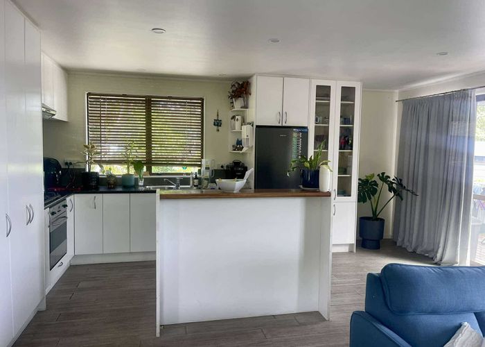  at 9A Taioma Crescent, Te Atatu Peninsula, Waitakere City, Auckland