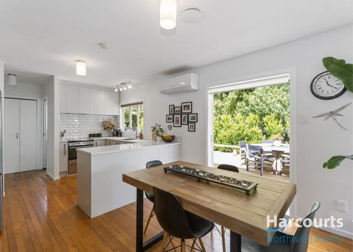  at 2/92 Kervil Avenue, Te Atatu Peninsula, Waitakere City, Auckland