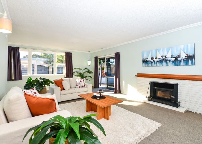  at 82 Mount View Road, Melville, Hamilton