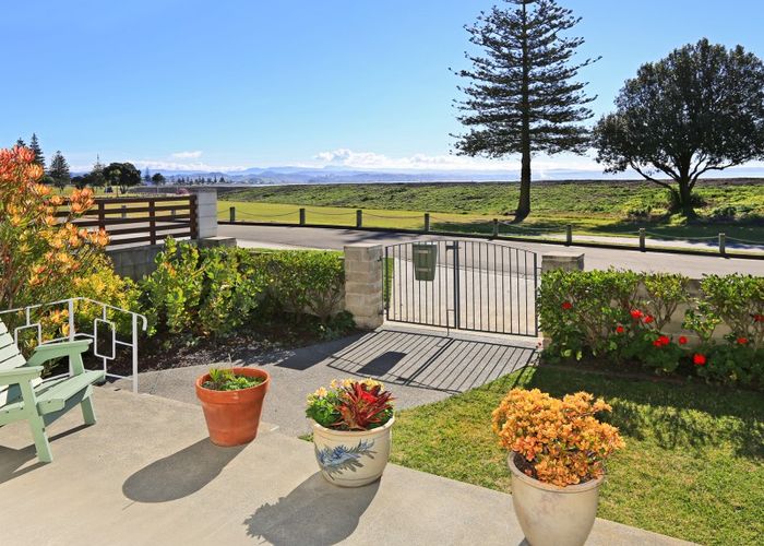  at 10 North Terrace, Westshore, Napier