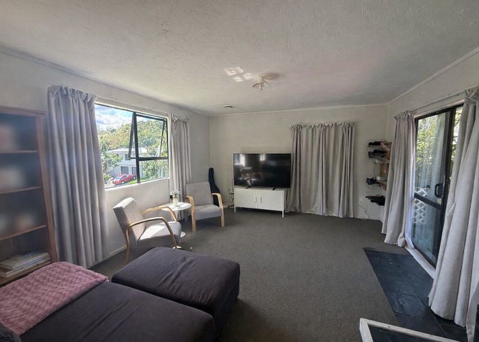  at 39 Omapere Street, Whitby, Porirua, Wellington