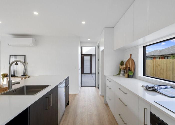  at 2/4 Mountfort Street, Spreydon, Christchurch City, Canterbury