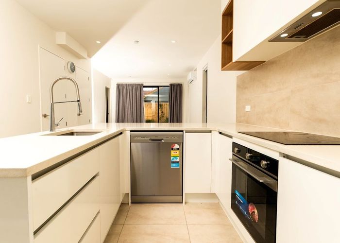  at 2/535 Swanson Road, Ranui, Waitakere City, Auckland