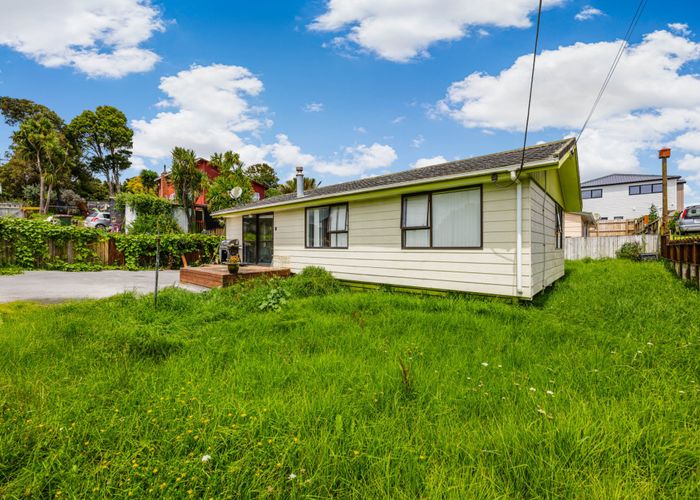  at 2 Harrington Road, Henderson, Waitakere City, Auckland