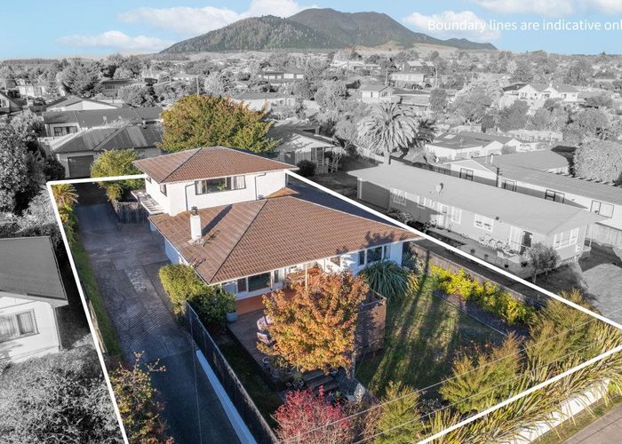 at 2/14 Tamatea Road, Taupo