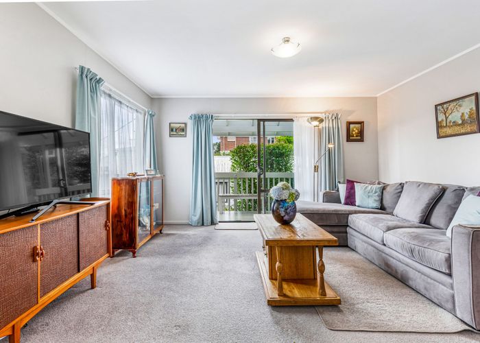  at 2/6 Helena Street, Massey, Auckland