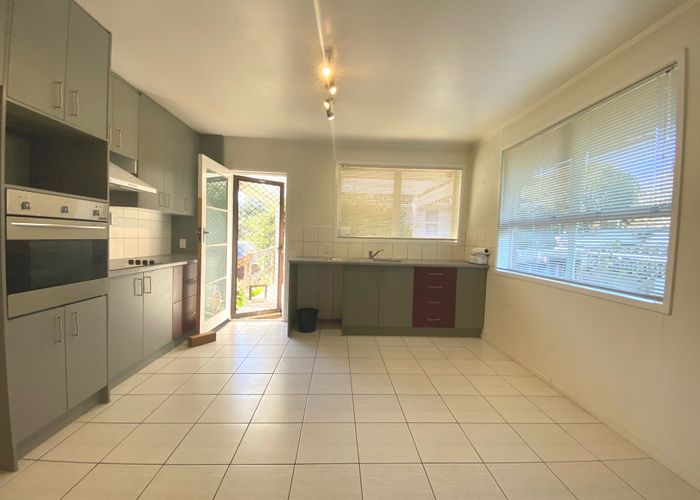  at 1/28 Royal View Road, Te Atatu South, Waitakere City, Auckland