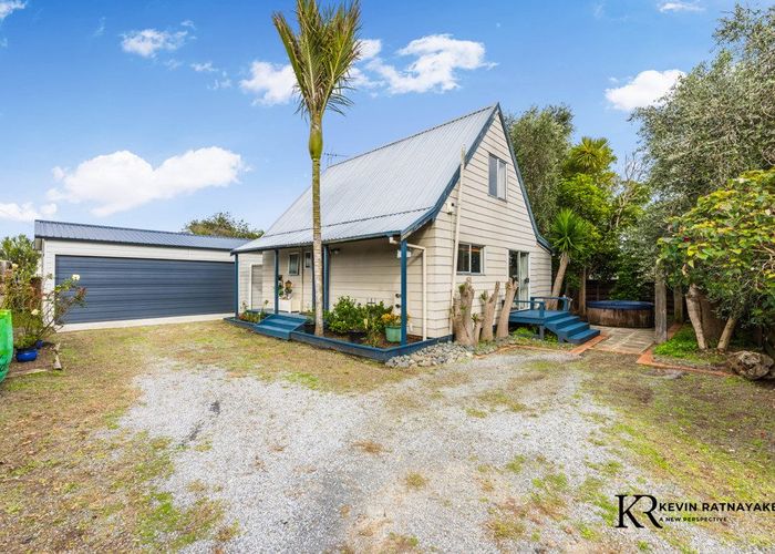  at 2/100 Beach Road, Pahurehure, Papakura, Auckland