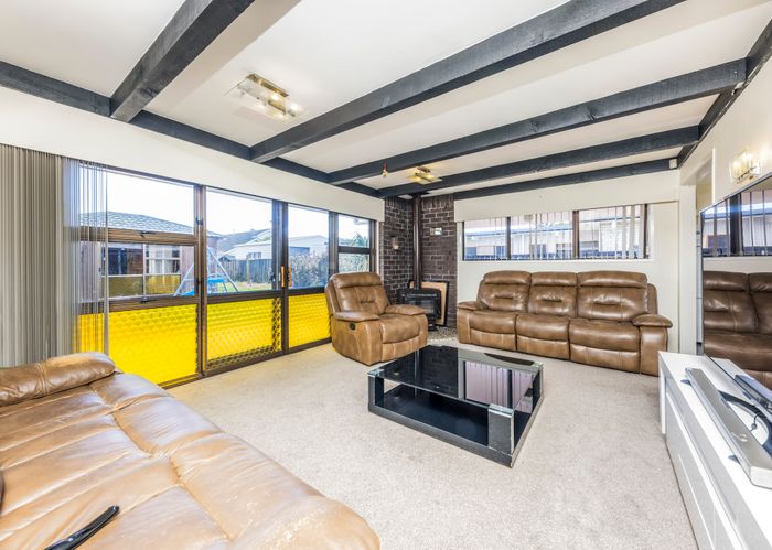  at 3 Zenith Place, Conifer Grove, Takanini