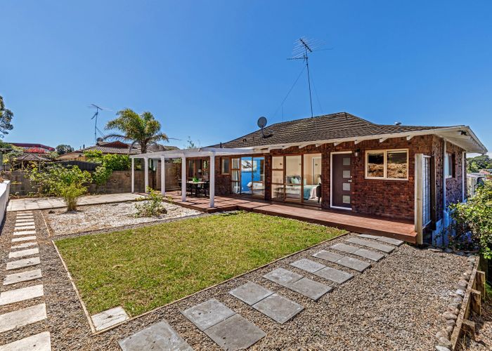  at 9 Robin Lane, Browns Bay, North Shore City, Auckland