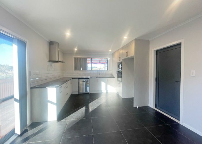  at 9 Staverton Crescent, Mangere, Auckland