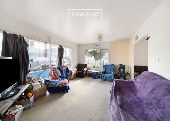  at 4 Stoll Place, Clendon Park, Manukau City, Auckland