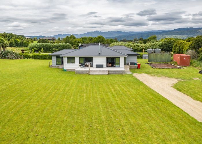  at 12 Faydon Close, Ohau, Levin