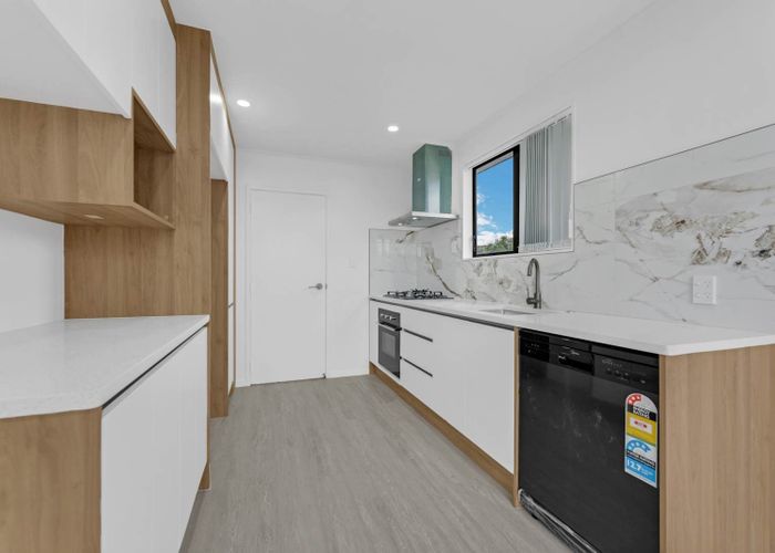  at 2/22 Trimdon Street, Randwick Park, Manukau City, Auckland