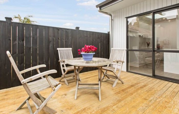  at 2/14 Waddell Avenue, Point England, Auckland City, Auckland