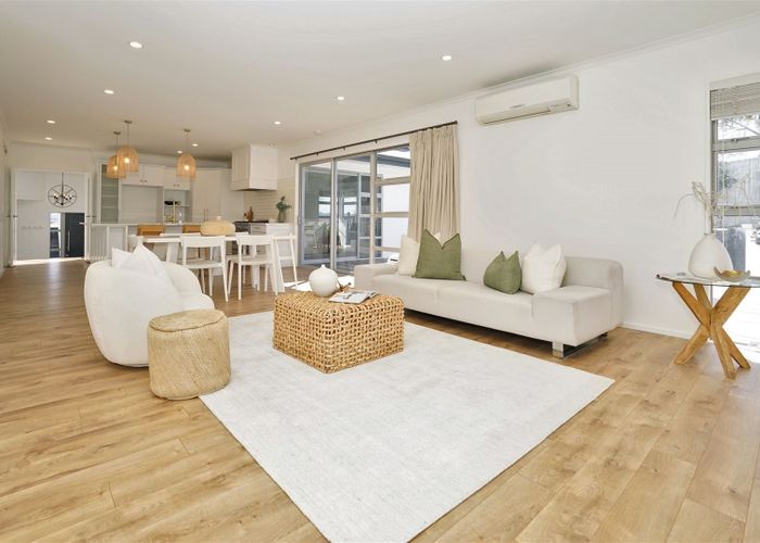  at 17 Raddington Way, Huntington, Hamilton