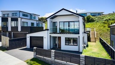  at 44 Domett Street, Newlands, Wellington