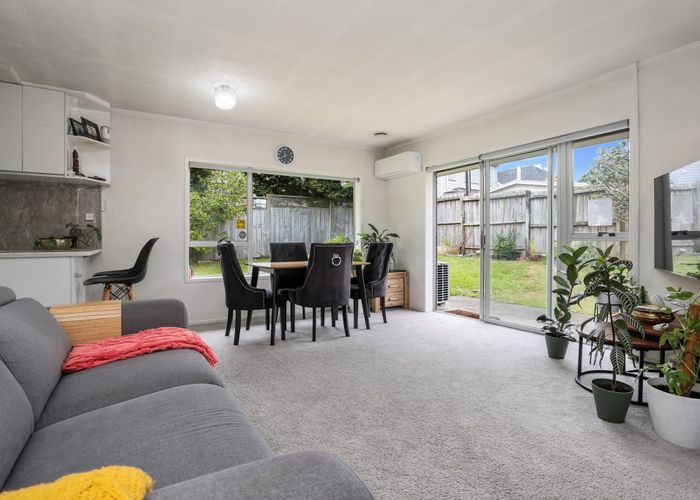  at 2/8 Stamford Park Road, Mount Roskill, Auckland