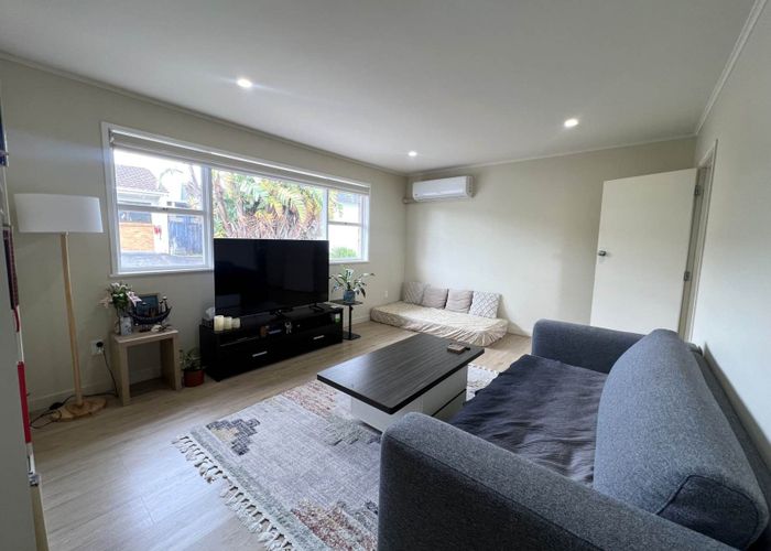  at 2/85 Edmonton Road, Henderson, Waitakere City, Auckland