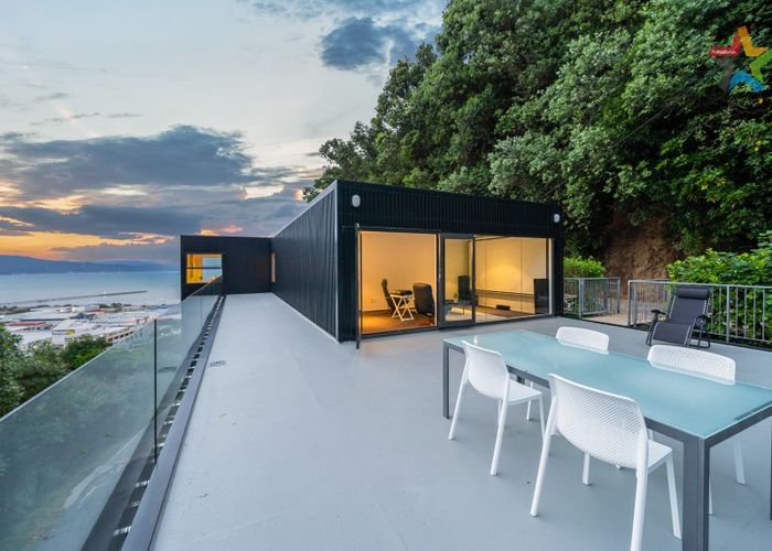  at 18 Korokoro Road, Korokoro, Lower Hutt