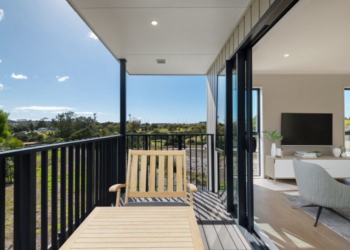  at 8/7 Parapara Place, Albany, North Shore City, Auckland