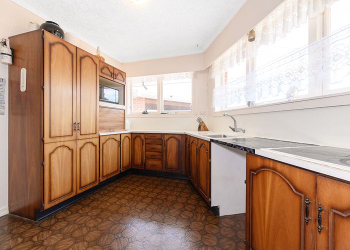  at 6 Heaphy Street, Blockhouse Bay, Auckland