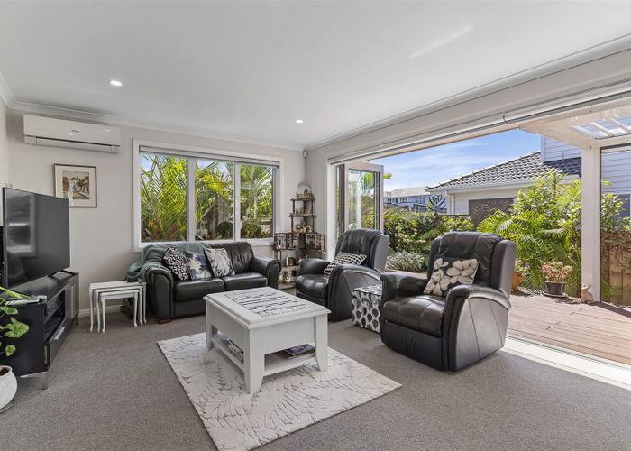  at 2/67 Nelson Street, Howick, Auckland