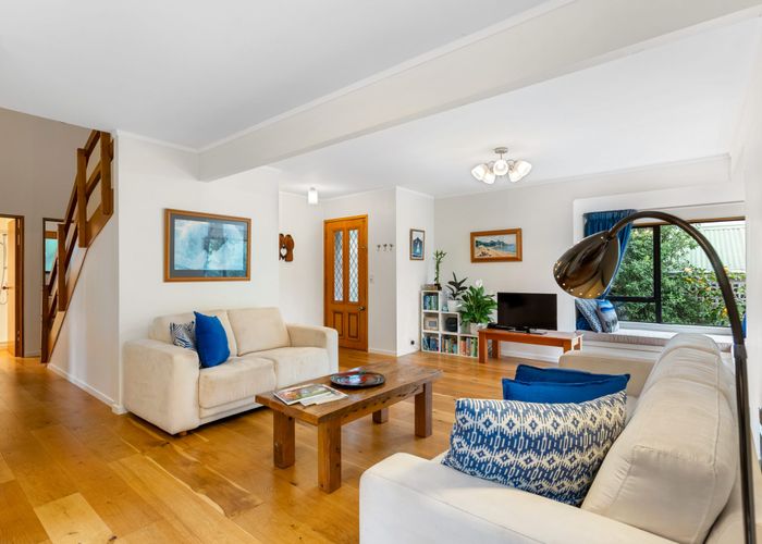  at 2/120 Riddell Road, Glendowie, Auckland