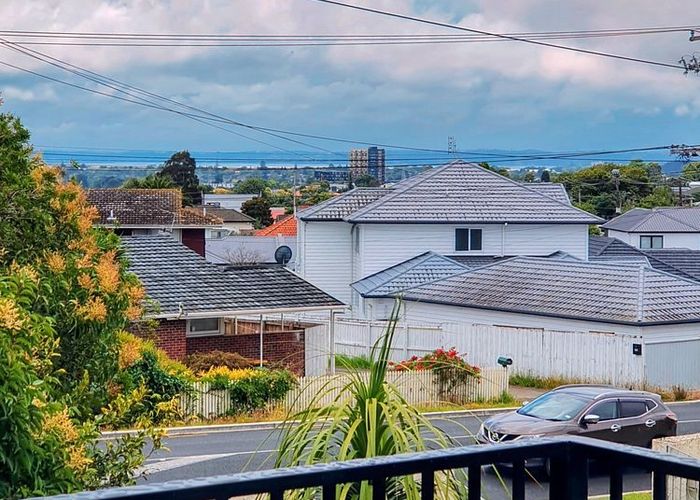  at 50 Golf Road, New Lynn, Waitakere City, Auckland