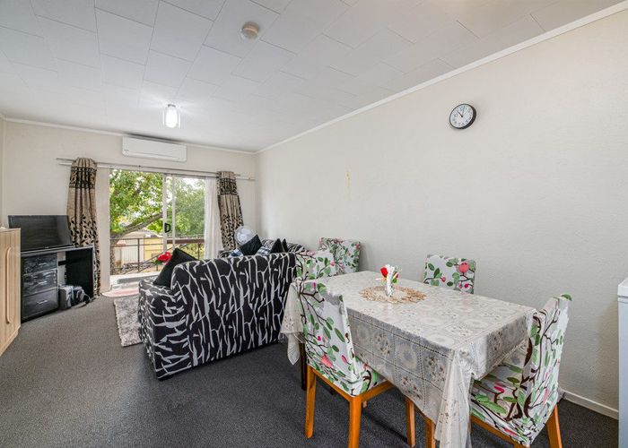  at 4/92 Titirangi Road, New Lynn, Waitakere City, Auckland