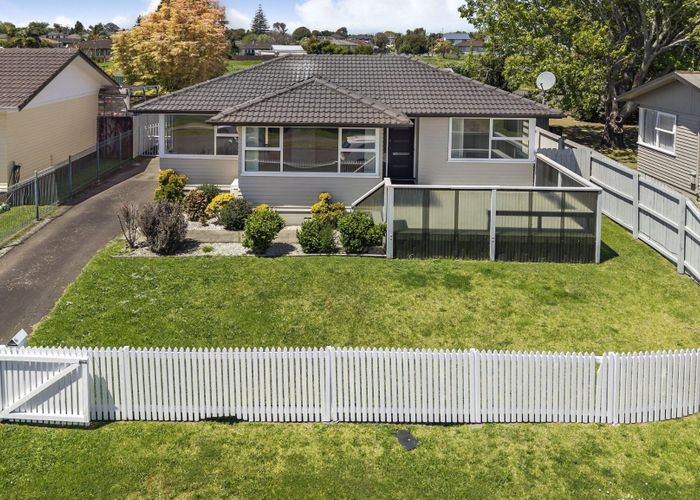  at 6 Coptic Place, Mangere East, Auckland