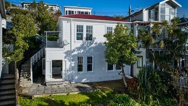  at 32 Maarama Crescent, Aro Valley, Wellington
