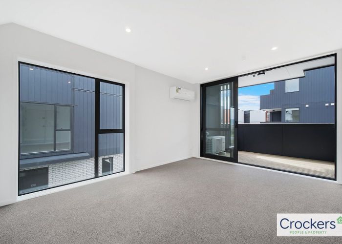  at 4/2 Treasure Lane, Te Atatu South, Waitakere City, Auckland
