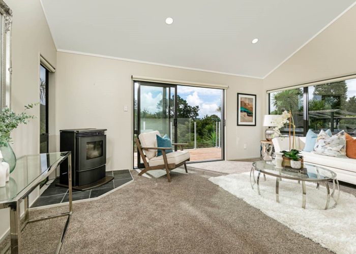 at 33 Waipuia Place, Greenhithe, North Shore City, Auckland