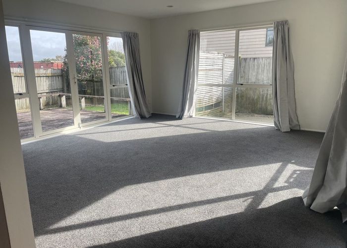  at 16 Merlot Way, Te Atatu South, Waitakere City, Auckland