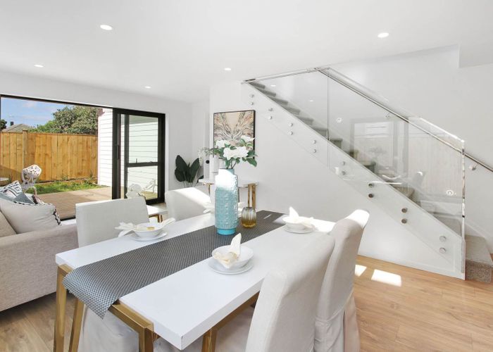  at 35E Tamatea Avenue, Point England, Auckland