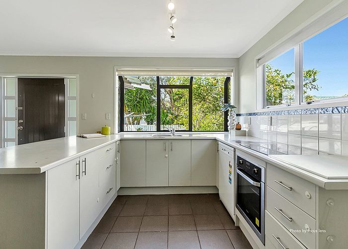  at 2/248 Sturges Road, Henderson, Auckland