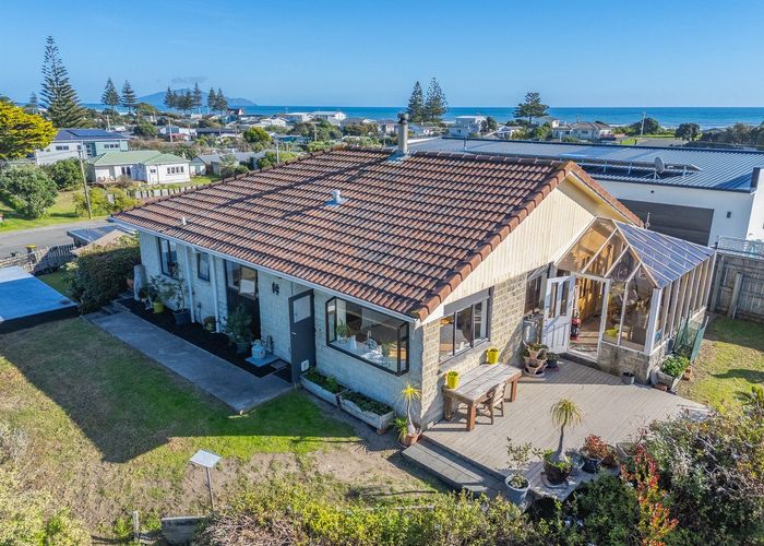  at 14 Koromiko Street, Otaki Beach, Kapiti Coast, Wellington