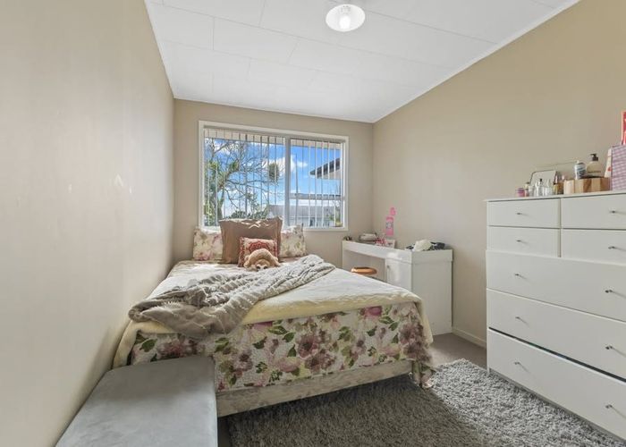  at 37 Alabaster Drive, Papatoetoe, Manukau City, Auckland