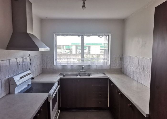  at 2/320 Pakuranga Road, Pakuranga Heights, Manukau City, Auckland