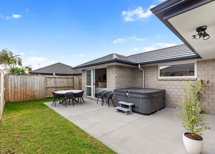  at 8 Komata Crescent, Papamoa Beach, Tauranga, Bay Of Plenty
