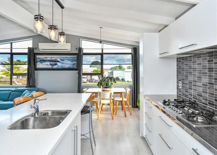  at 6 Puriri Avenue, Kaiaua, Franklin, Auckland